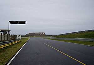 [ Pit Straight ]
